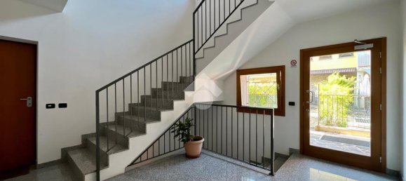 Apartamento de 2 dormitorios en Terno d'Isola, Italy No. 353057 3