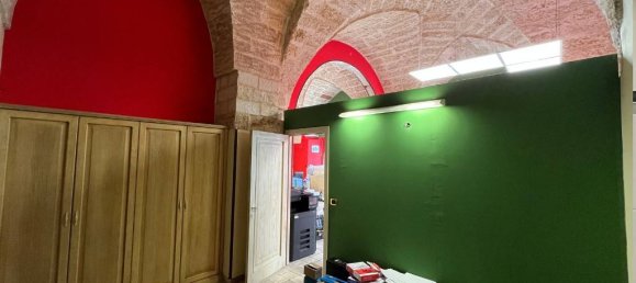 Propiedad comercial de 5 habitaciónes en Ugento, Italy No. 282950 13