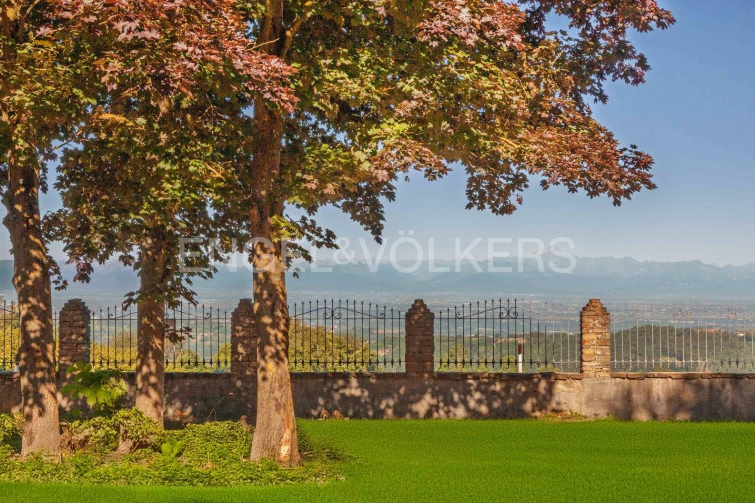 Вилла с 5 спальнями в Кунео, Италия № 295349