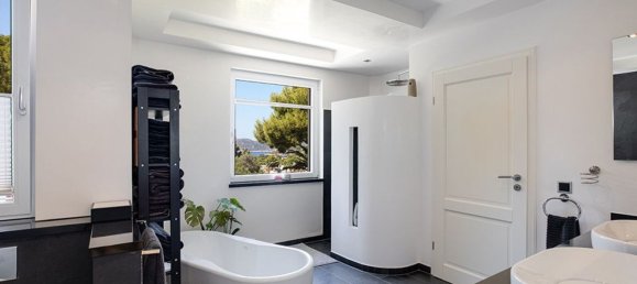 4 bedrooms Villa in Nova Santa Ponsa, Spain No. 155383 9