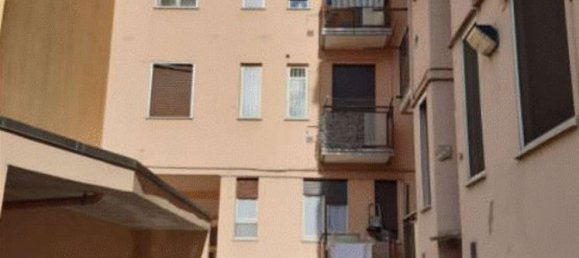 2-salle Appartement à Rozzano, Italy No. 13413 7