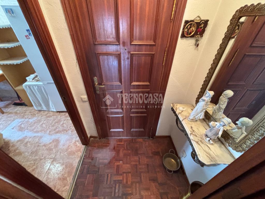 3 rooms Apartment in Mostoles, Spain No. 203796