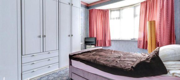 2 bedrooms Bungalow in Croydon, United Kingdom No. 4858 8