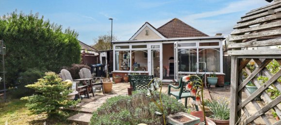 2 bedrooms Bungalow in Croydon, United Kingdom No. 4858 11