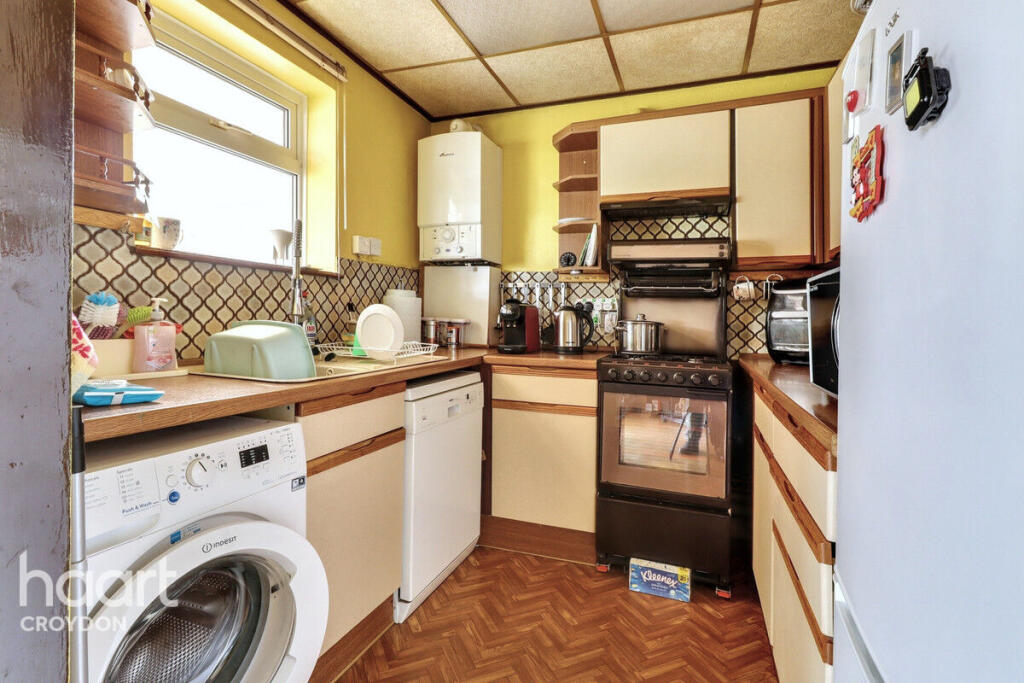 2 bedrooms Bungalow in Croydon, United Kingdom No. 4858