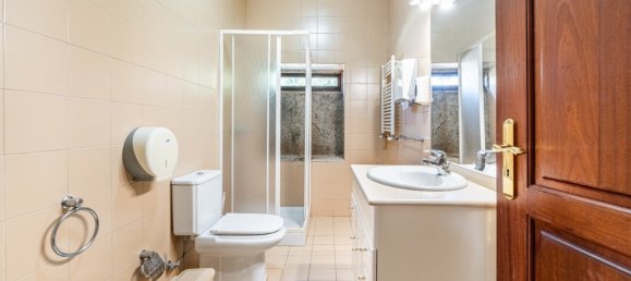 5 bedrooms House in Rendufe, Portugal No. 35719 40