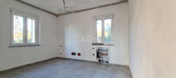 Villa de 5 habitaciónes en Angera, Italy No. 12339 18