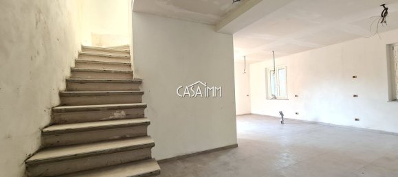 Villa de 5 habitaciónes en Angera, Italy No. 12339 15