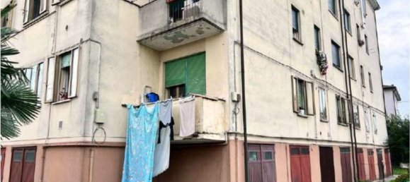 3 rooms Apartment in Venice, Italy No. 15449 3