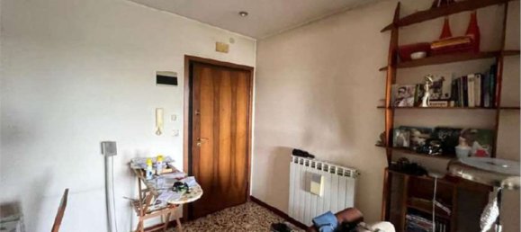 3 rooms Apartment in Venice, Italy No. 15449 8