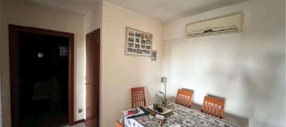 3 rooms Apartment in Venice, Italy No. 15449 4