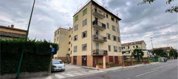 3 rooms Apartment in Venice, Italy No. 15449 19