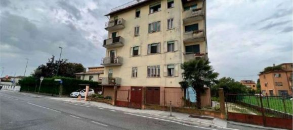 3 rooms Apartment in Venice, Italy No. 15449 2