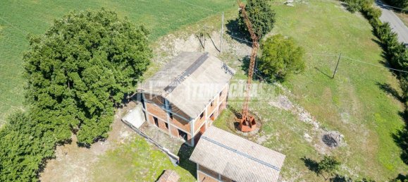 2 غرف نوم فيلا في Viano, Italy رقم 272687 24