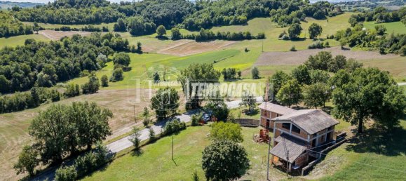 2 غرف نوم فيلا في Viano, Italy رقم 272687 28