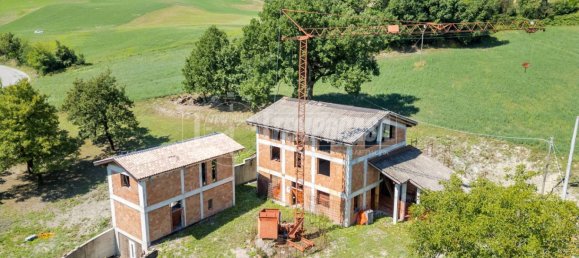 2 غرف نوم فيلا في Viano, Italy رقم 272687 36