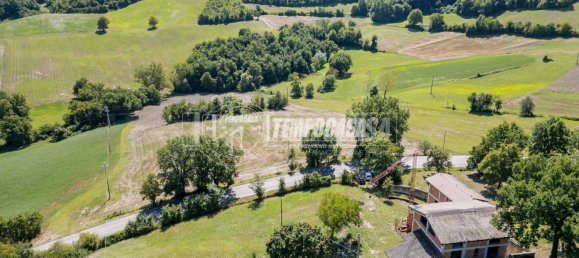 2 غرف نوم فيلا في Viano, Italy رقم 272687 20