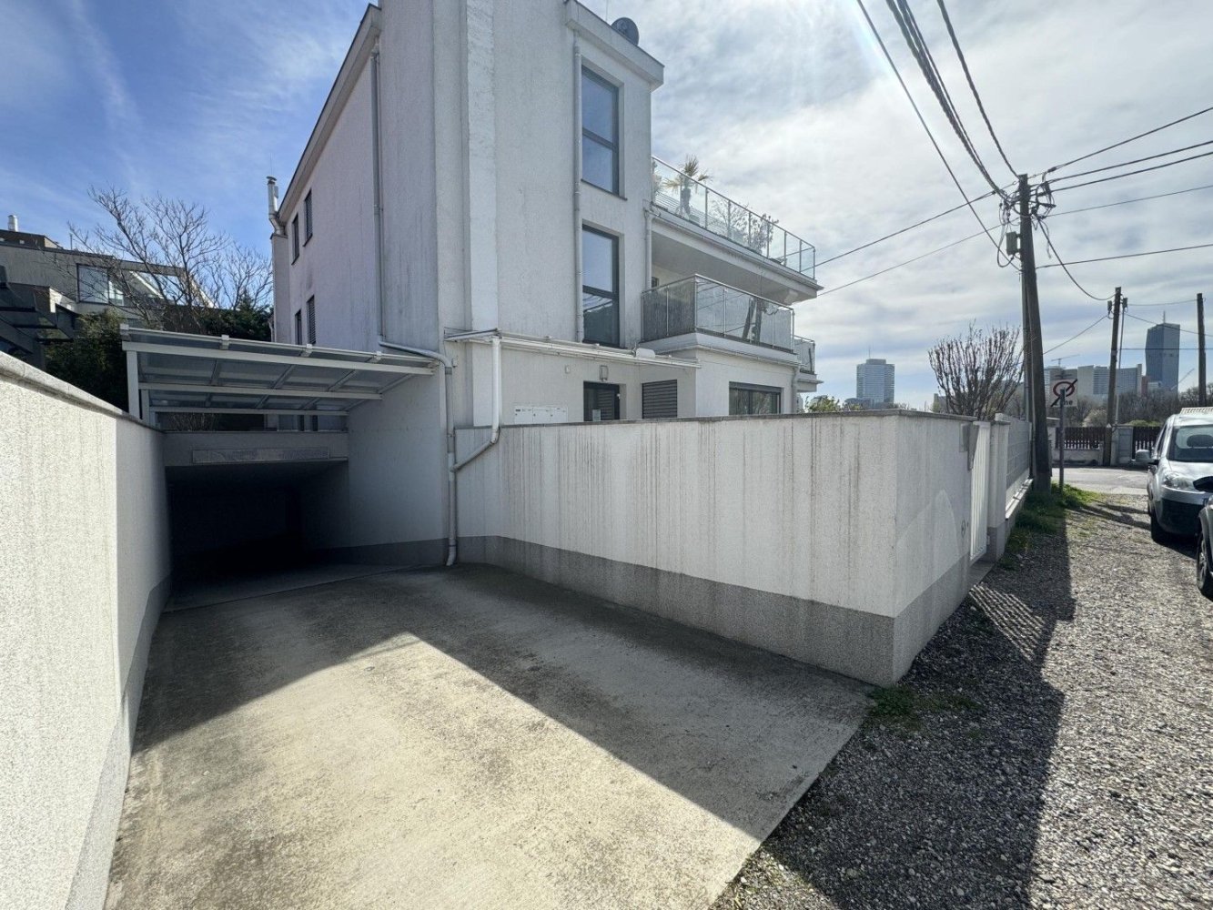  Garage in Vienna, Austria No. 62998