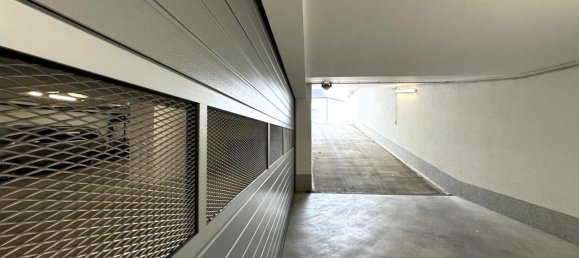  Garage in Vienna, Austria No. 62998 3