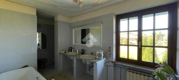 3 Schlafzimmer Villa in Oleggio, Italy, Nr. 345587 34
