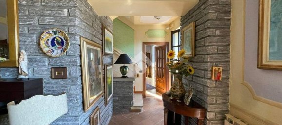 3 Schlafzimmer Villa in Oleggio, Italy, Nr. 345587 7