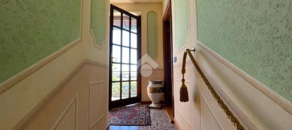 3 Schlafzimmer Villa in Oleggio, Italy, Nr. 345587 12