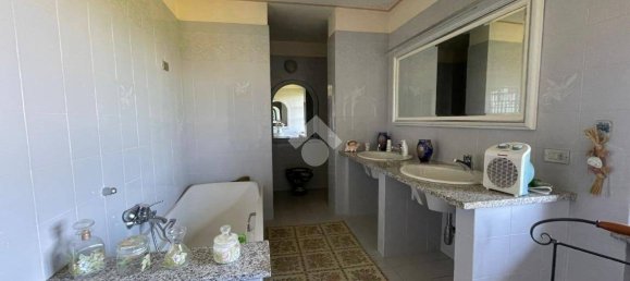 3 Schlafzimmer Villa in Oleggio, Italy, Nr. 345587 24