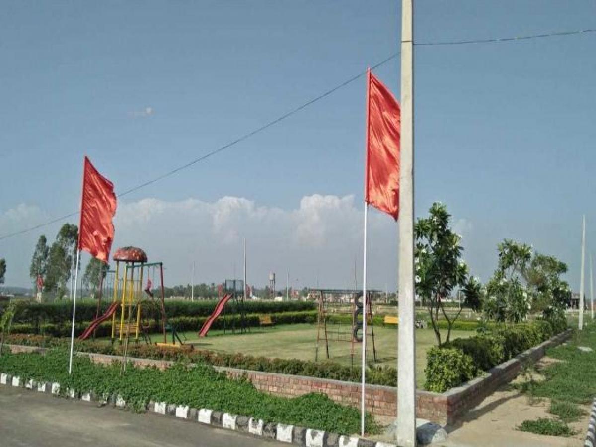 Grundstück in Chandigarh, India, Nr. 34374