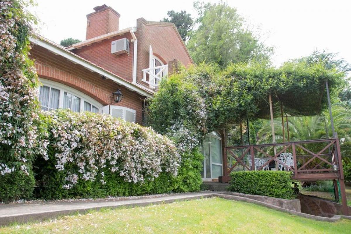 2 bedrooms House in Mar del Plata, Argentina No. 69330