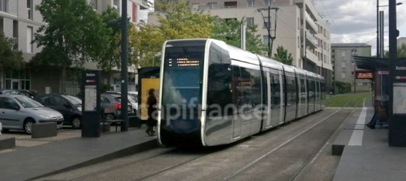 2 bedrooms Apartment in Joue-les-Tours, France No. 274004 8