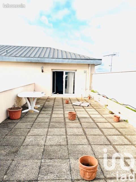 4-Zimmer Doppelhaus in Creteil, France, Nr. 163958