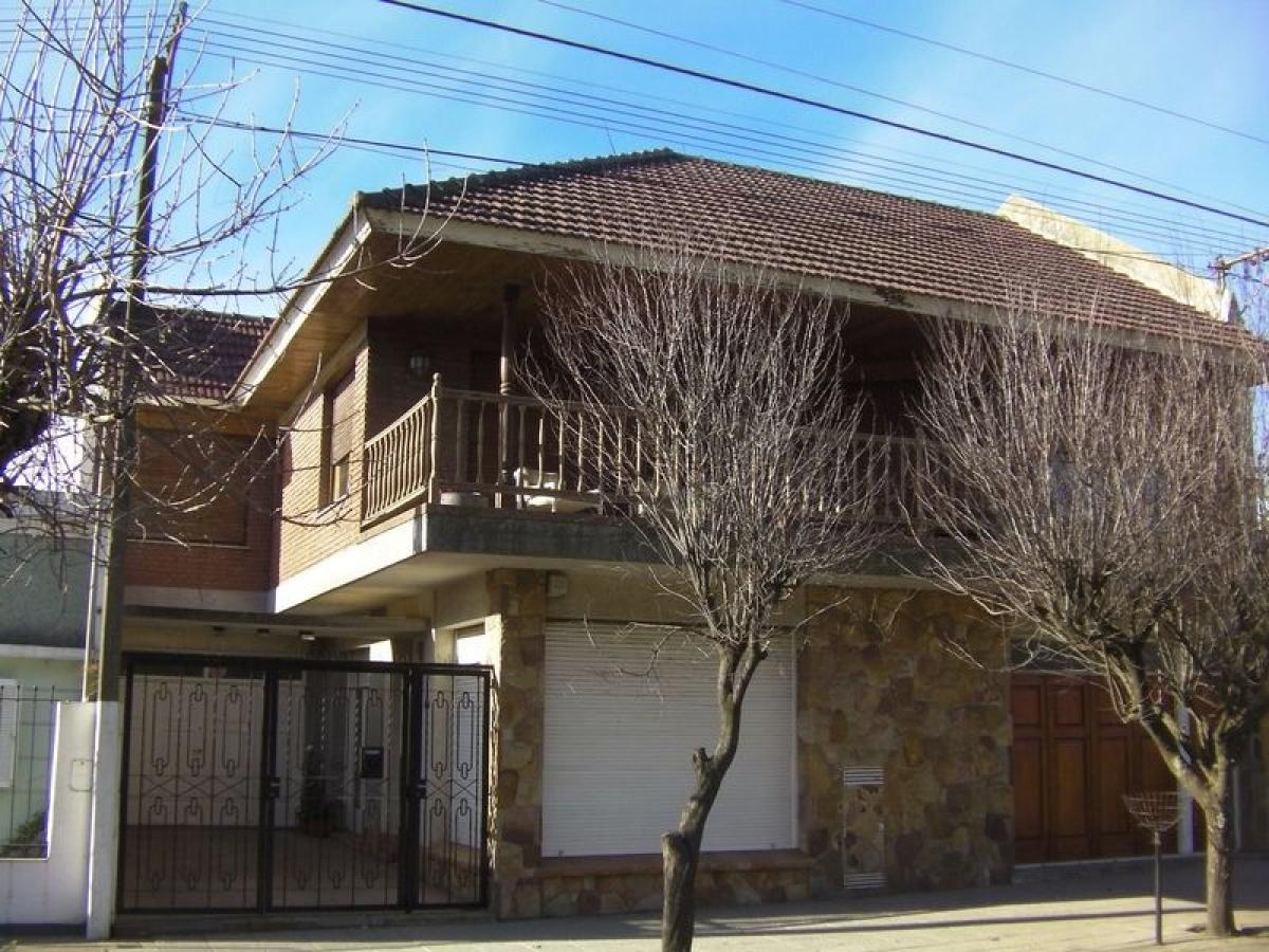 3 bedrooms Apartment in Buenos Aires, Argentina No. 80592