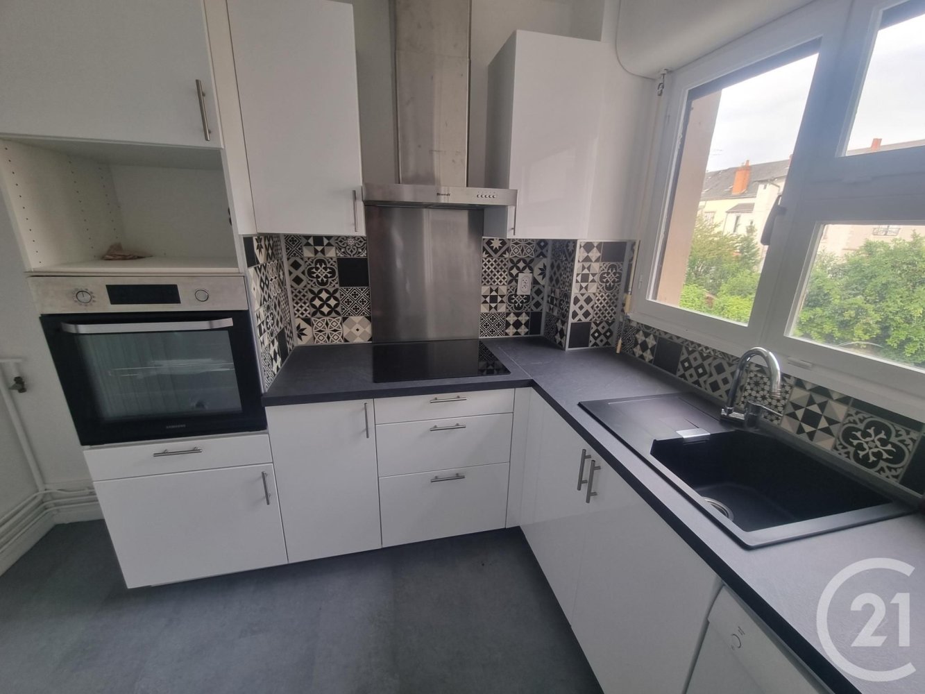 2 bedrooms Apartment in Orleans, France No. 89716