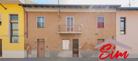 5 bedrooms Villa in Borgolavezzaro, Italy No. 328624 2