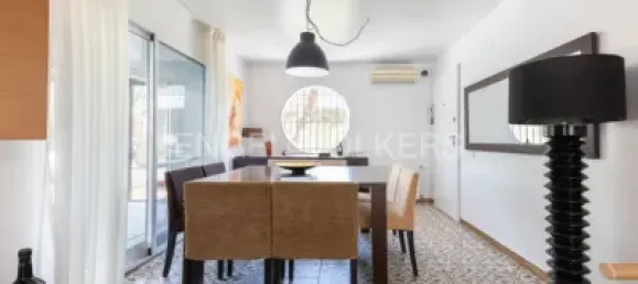 4 bedrooms Villa in Torrent, Spain No. 174222 3
