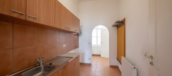 2-salle Appartement à Brigittenau, Austria No. 16734 8