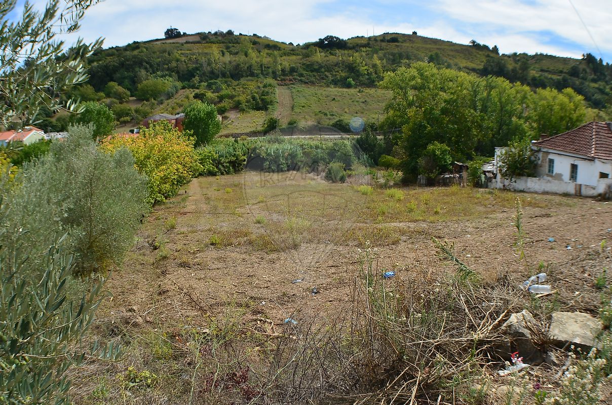 Земельный участок 3080м² в Аленкер, Португалия № 177890