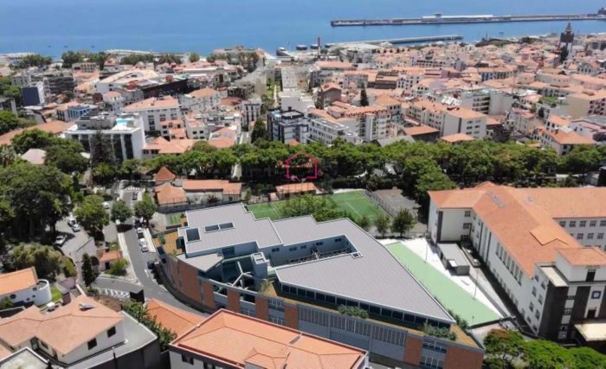 2 bedrooms Apartment in Funchal, Portugal No. 335