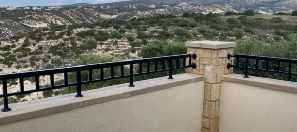 3 bedrooms House in Paphos, Cyprus No. 9664 2