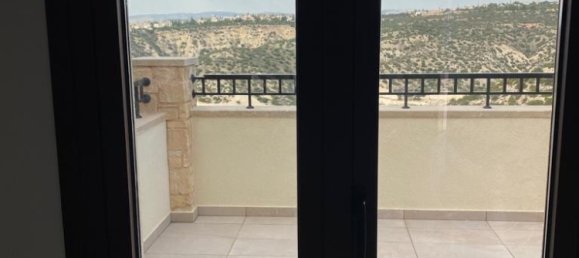 3 bedrooms House in Paphos, Cyprus No. 9664 11