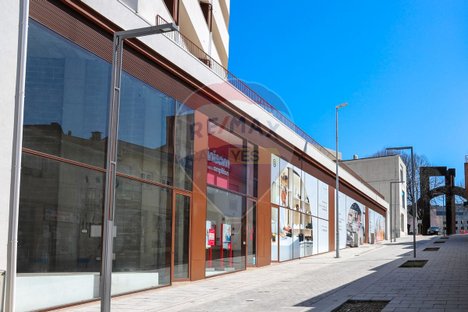 Gebäude in Pacos de Ferreira, Portugal 153m², Nr. 65878