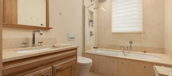 1 bedroom Apartment in Tivat, Montenegro No. 244 7