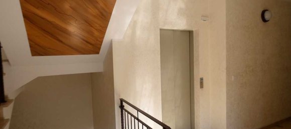 7 rooms Apartment in Arezzo, Italy No. 45275 5