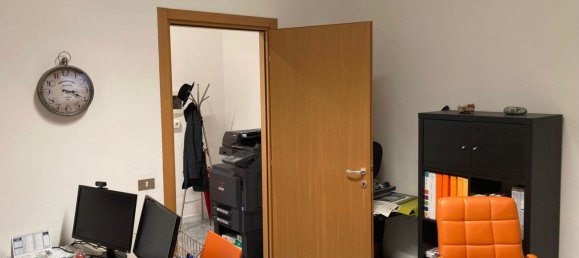  مكتب في Bari, Italy 49متر مربع رقم 110600 3