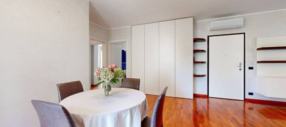 2 bedrooms Apartment in Milan, Italy No. 304646 13