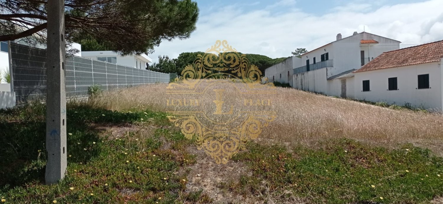  Land in Sesimbra, Portugal No. 143340