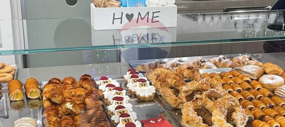 4 rooms Commercial property in Carate Brianza, Italy No. 52597 8