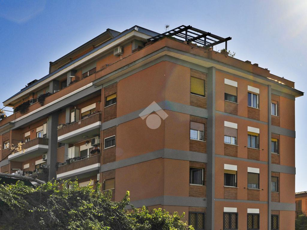 3-salle Appartement à Marino, Italy No. 320854