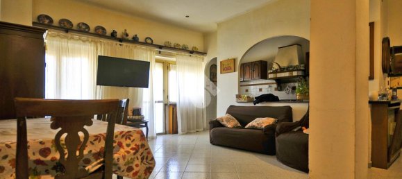 3-salle Appartement à Marino, Italy No. 320854 9