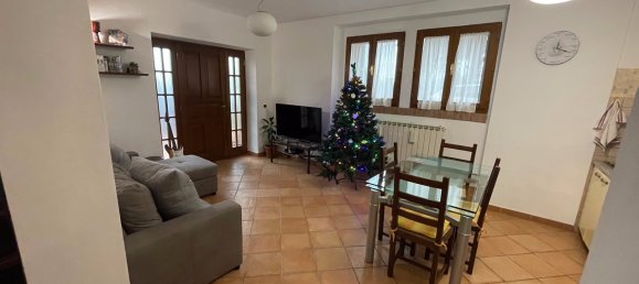 7 rooms Apartment in Siena, Italy No. 117279 2
